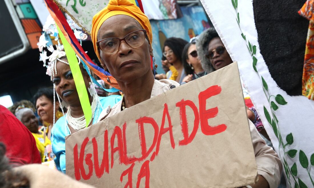 Mulher em protesto 