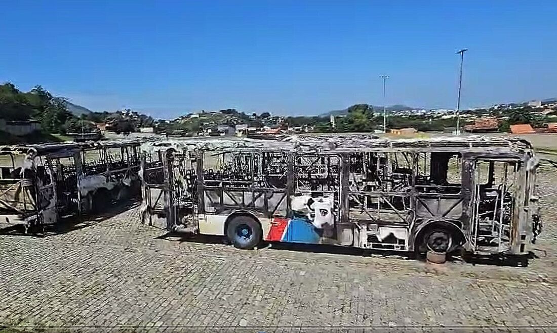 Ônibus incendiados no Rio de Janeiro