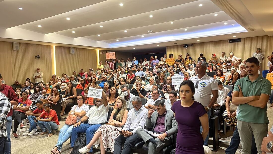 Auditória da Alepe ficou lotado com a presença de moradores