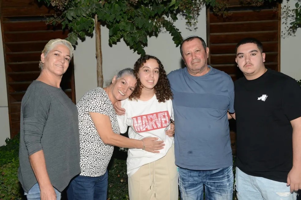 Soldado Ori Megidish junto da família 