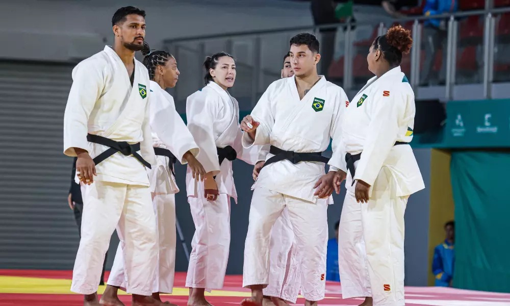 Equipe mista de judô leva a prata no Pan