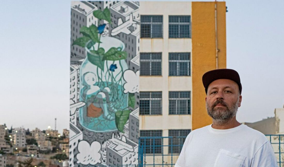 Drummond será retratado, por exemplo, em obra do muralista Eduardo Kobra em uma empena de 32 metros de altura