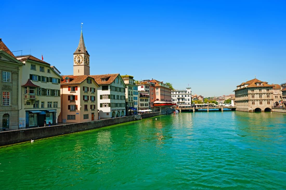 Rio limmat em Zurique, suíça