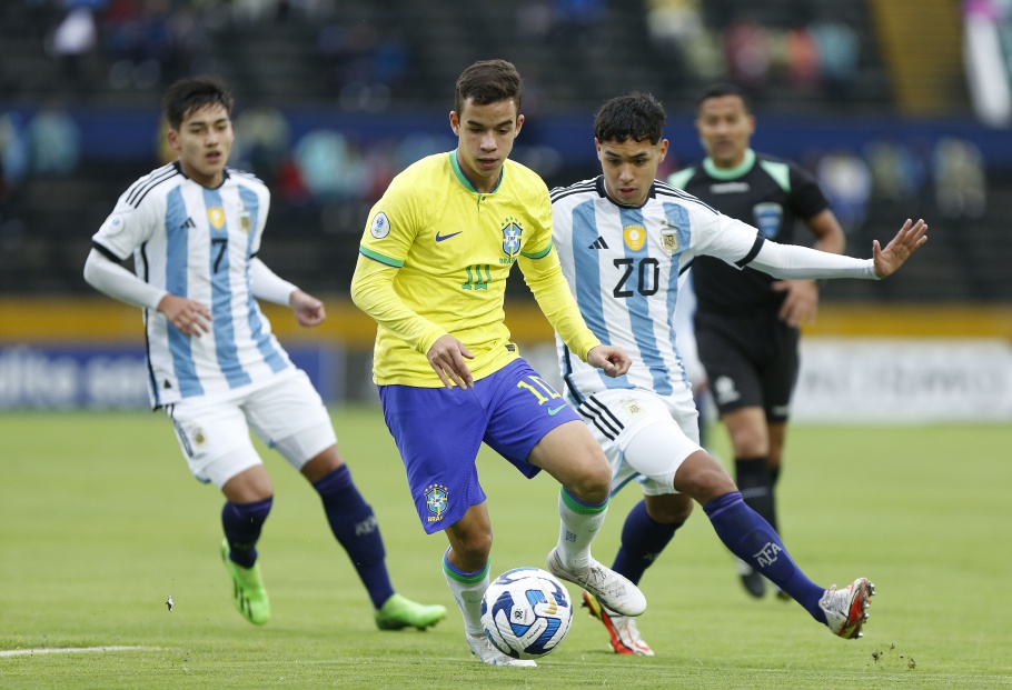 No último Brasil e Argentina da categoria, vitória brasileira por 3x2 