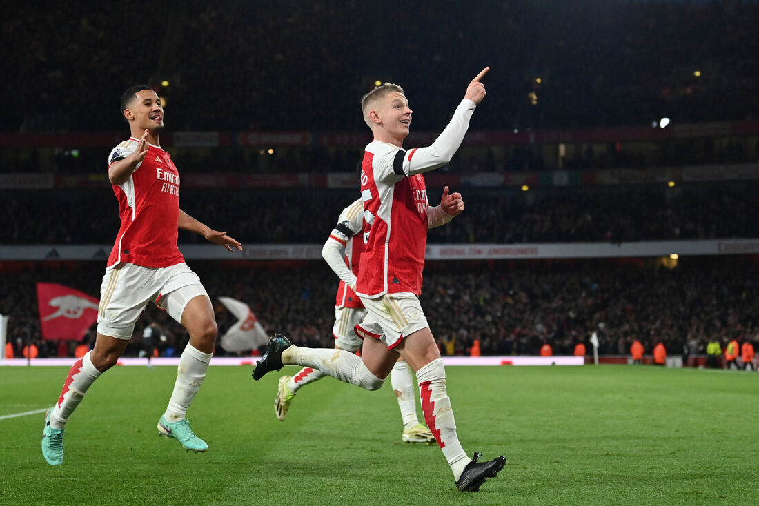 Oleksandr Zinchenko, defensor dos Gunners, comemorando o terceiro gol da equipe