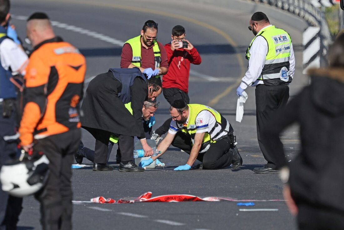 O movimento islâmico palestino Hamas reivindicou nesta quinta-feira (30) um ataque armado em Jerusalém