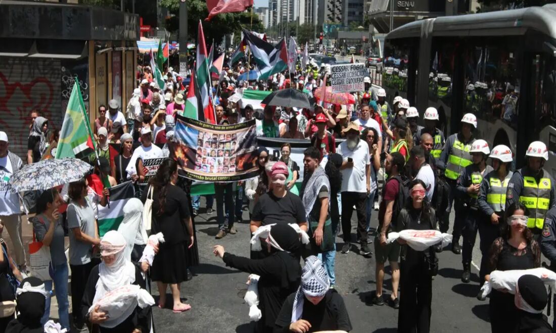 Performance na Avenida Paulista