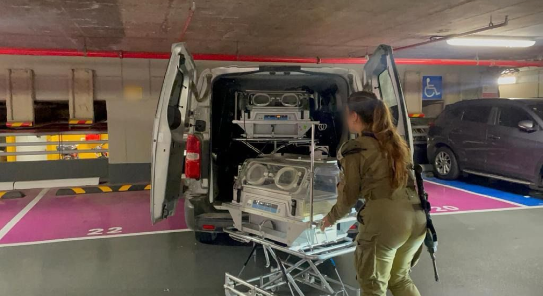 Transporte de incubadora para Gaza