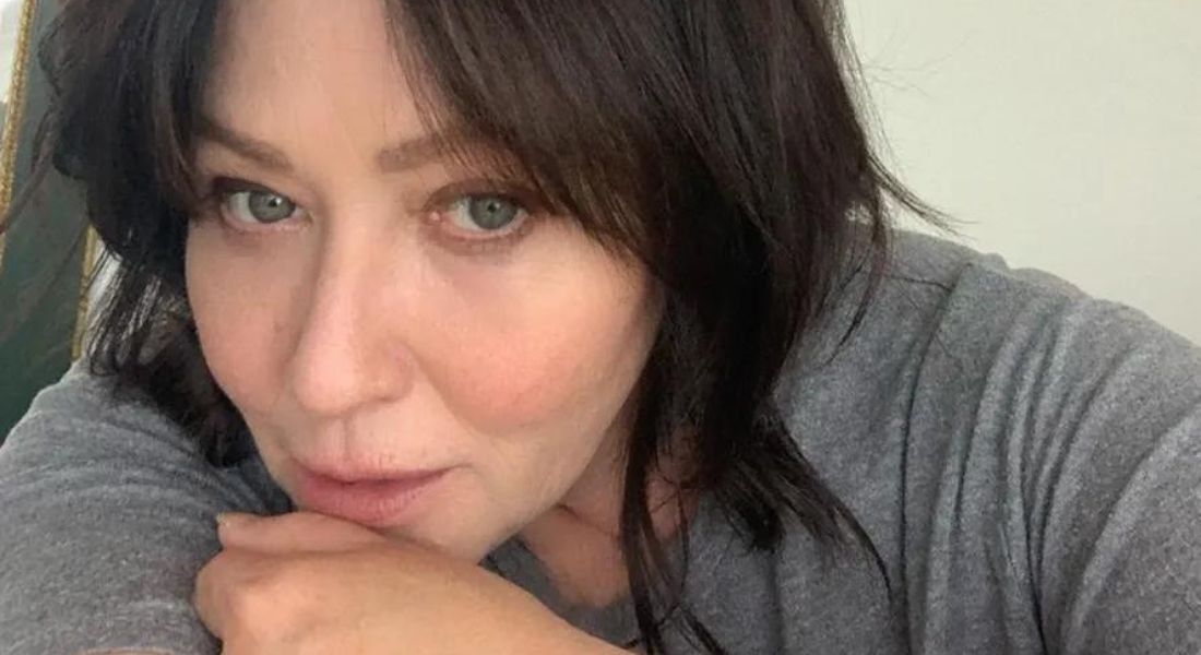 Shannon Doherty, atriz que ficou famosa nos anos 90 com o seriado 'Barrados no baile', foi diagnosticada com metástases no cérebro