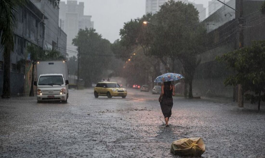 Rio Tem Alerta De Chuva Forte Com Raios Para A Noite Desta Terça Ventos Podem Ultrapassar 75 Km 