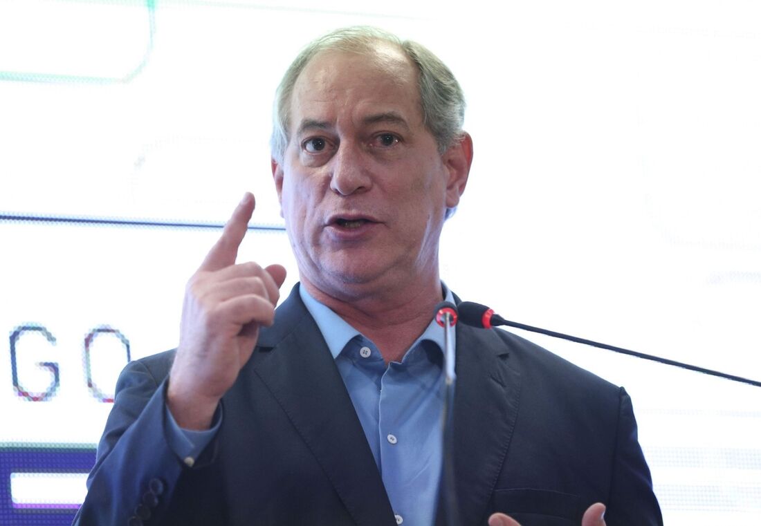 Ciro diz que Lula n o mudou linha econ mica de Bolsonaro e chama