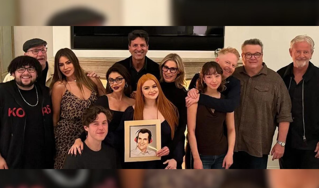 Elenco da premiada série Modern Family publicou fotos do reencontro