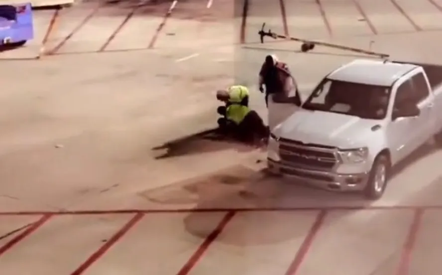 Agentes capturaram o homem na pista do aeroporto 