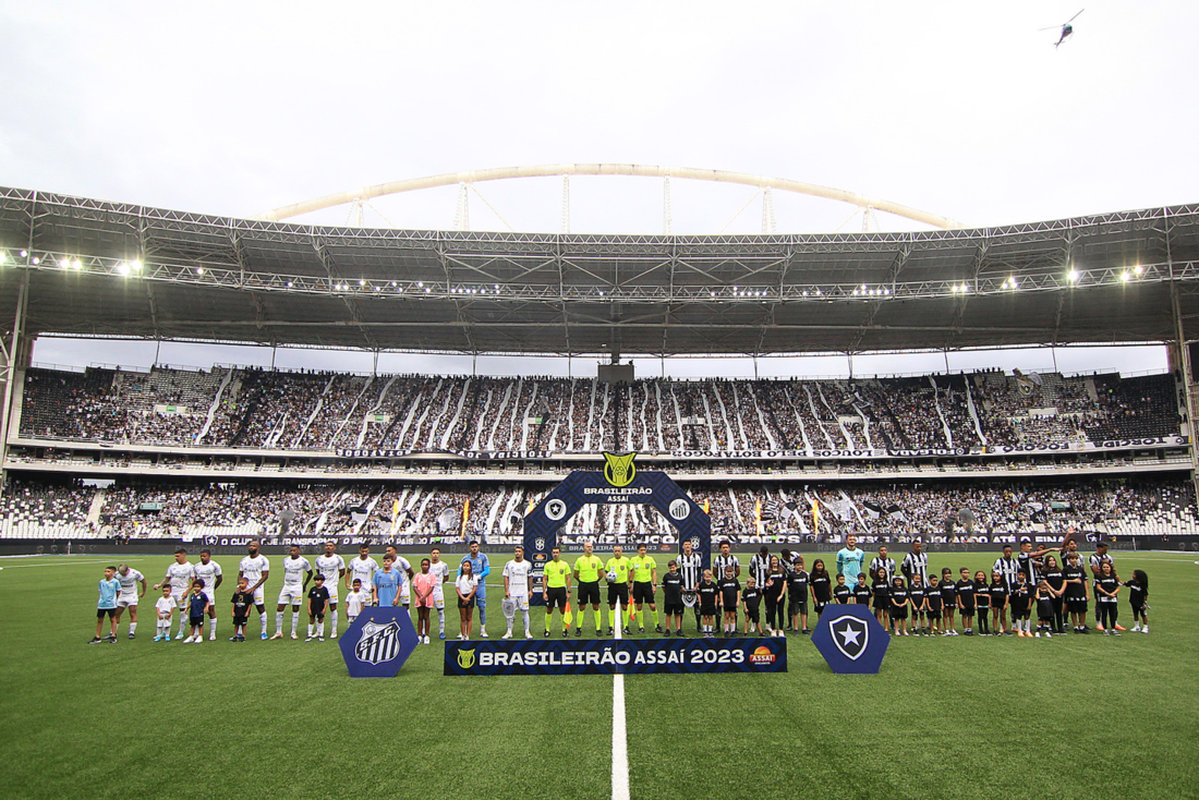 O Glorioso deixou o Peixe empatar aos 44 minutos do segundo tempo, com gol de Messias