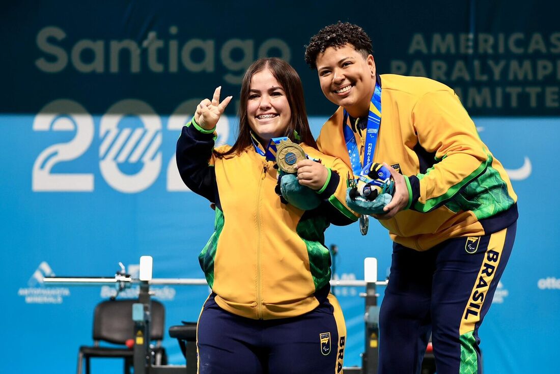 Mariana D'Andrea e Caroline Fernandes subiram no pódio na categoria até 73kg e 79kg