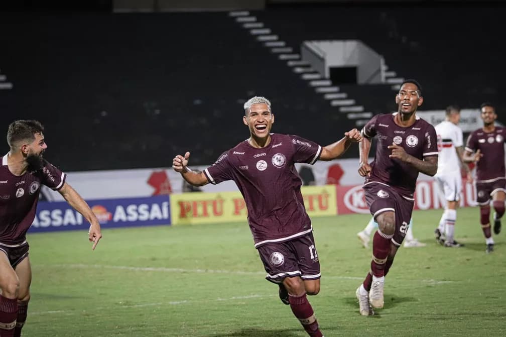 Thiaguinho comemorando gol feito pela Jacuipense contra o Santa Cruz 