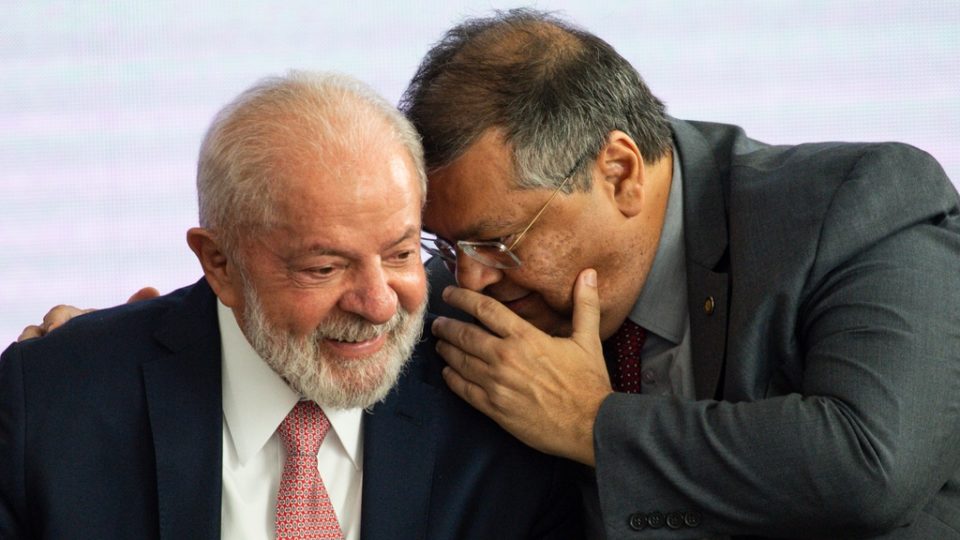 Presidente Lula (à esquerda) e Flávio Dino