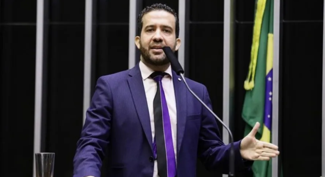 O Avante lançou o deputado federal de Minas Gerais André Janones como pré-candidato ao Palácio do Planalto. 