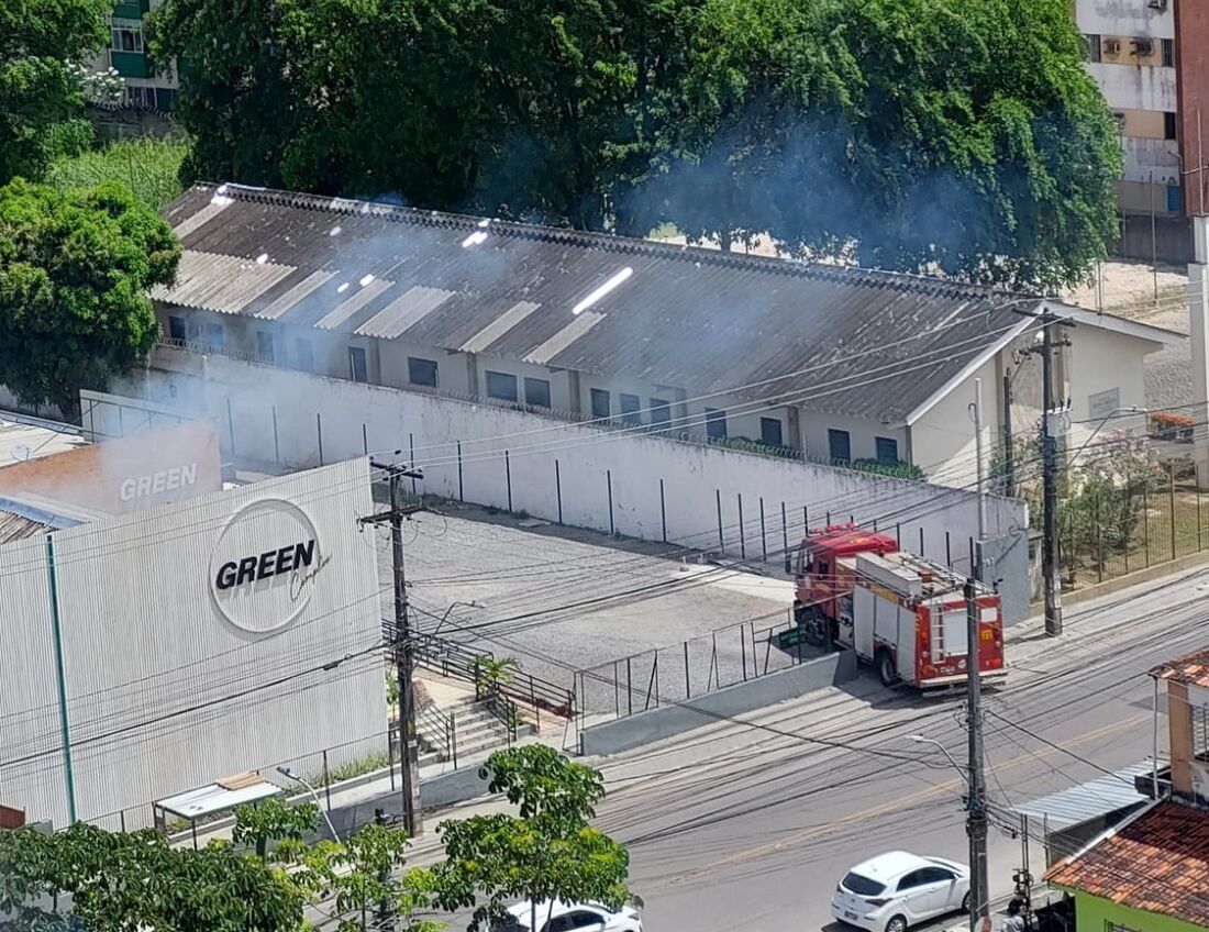 Incêndio atinge academia Green Fitness, na Várzea