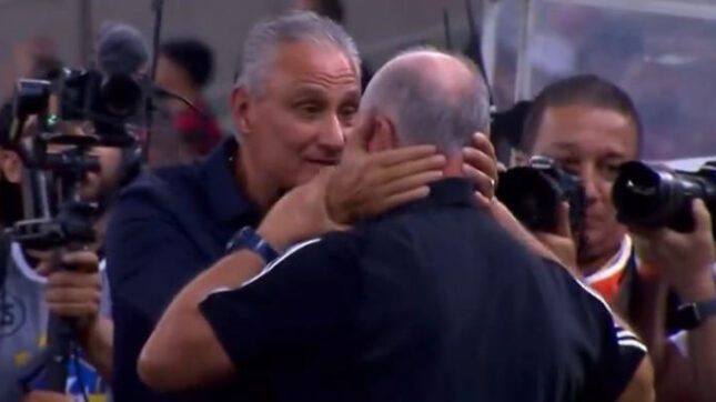 Tite e Felipão se abraçaram antes da bola rolar em Flamengo x Atlético-MG