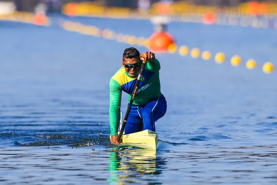 Isaquias Queiroz se prepara para disputar medalha de ouro nos Jogos Pan-Americanos