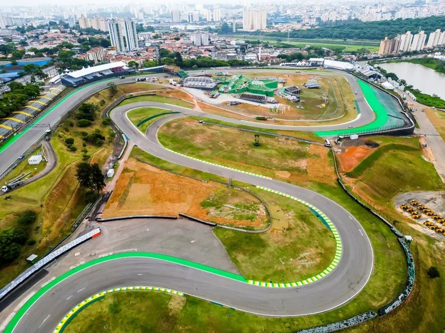 Menino caiu pista do Autódromo de Interlagos após sofrer um highside, uma manobra em que há um excesso de velocidade após uma curva