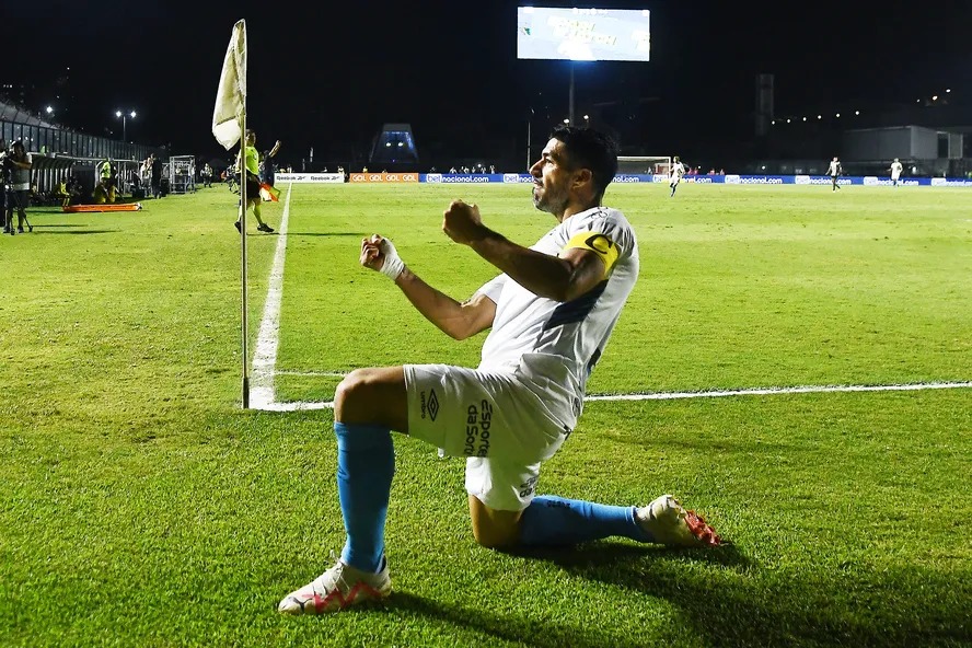 Luis Suárez marcou três gols na vitória sobre o Botafogo