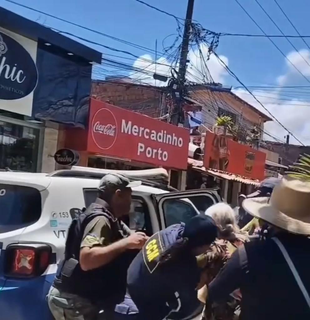 Mulher foi detida por agentes da Guarda Municipal e encaminhada até a Delegacia de Porto de Galinhas