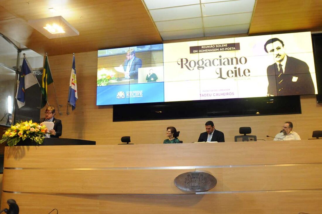 Homenagem a Rogaciano Leite na Câmara de Vereadores do Recife