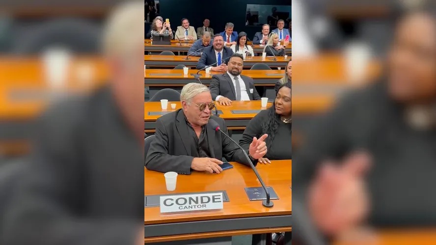 Deputados cantam Reginaldo Rossi em sessão da Câmara, pela voz de Conde Sobrega