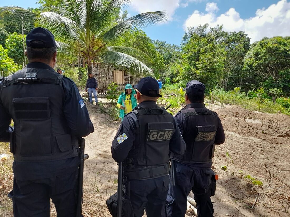 Ação da Prefeitura do Paulista na Mata do Frio