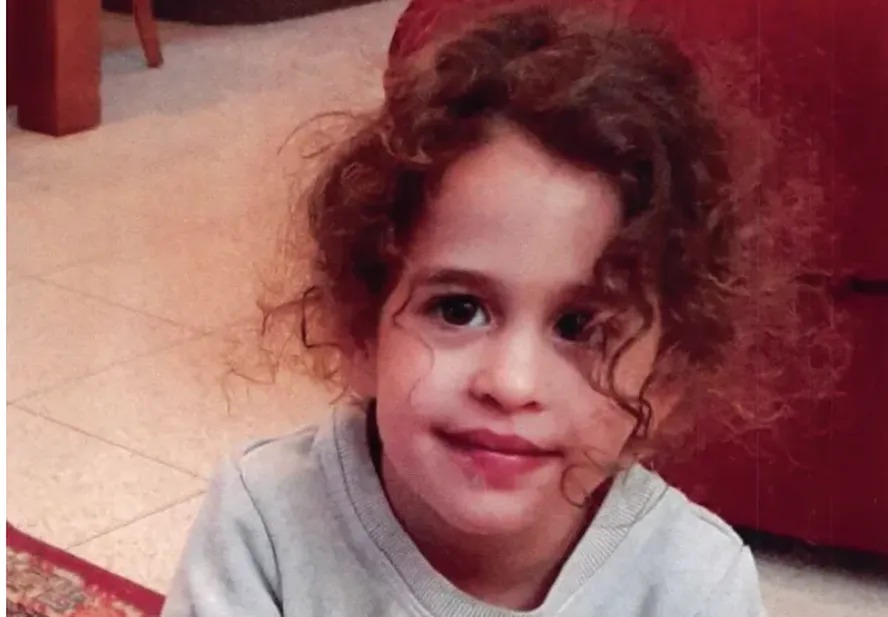 Abigail Mor Edan, uma menina de 4 anos que tem cidadania israelense e dos Estados Unidos 