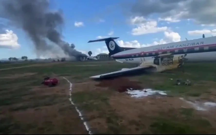 Cada aeronave transportava 30 passageiros, sendo a maioria turistas