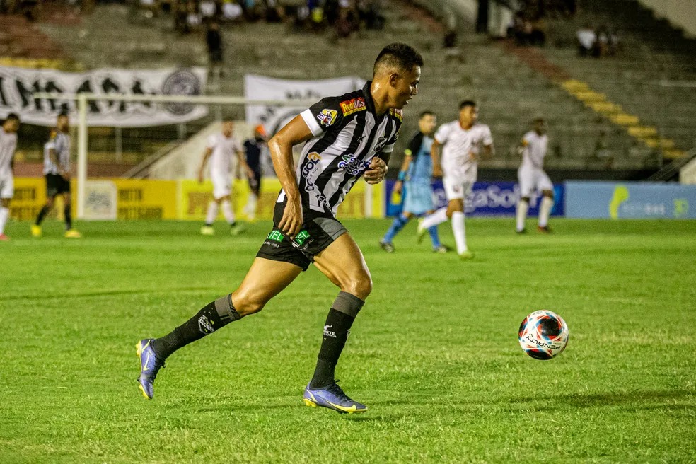 Evandro, novo atacante do Náutico