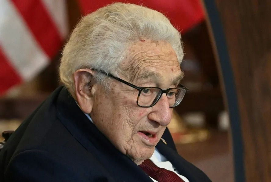 Henry Kissinger morre aos 100 anos 