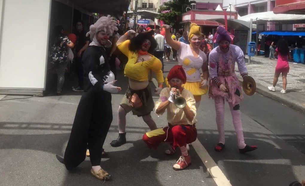 Intervenção circense na rua 