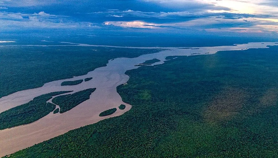 Cinco militares da Guiana morreram e outros dois sobreviveram após a queda de um presidente do Exército em uma região montanhosa 