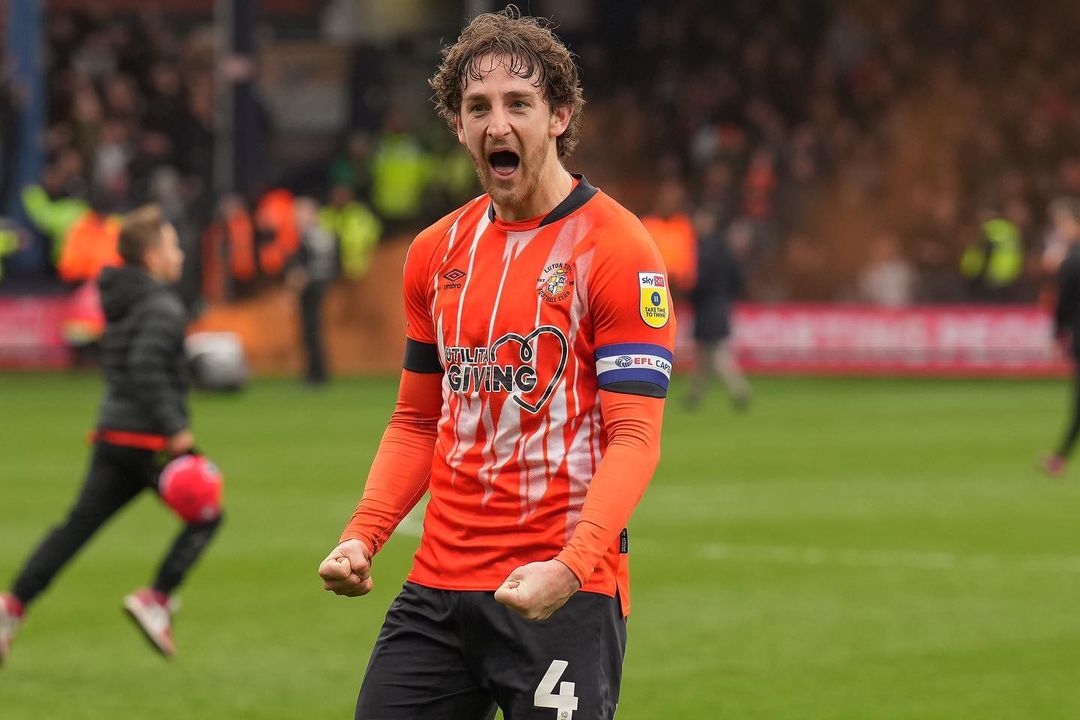 Tom Lockyer, capitão do Luton