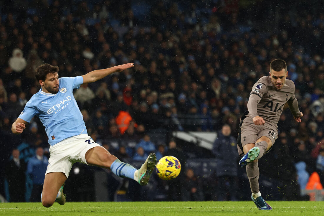 Empate entre Manchester City e West Ham deixa título inglês em aberto