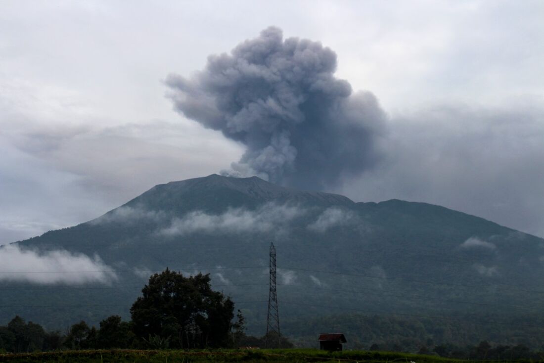 Erupção do vulcão Marapi provoca 11 mortes na Indonésia