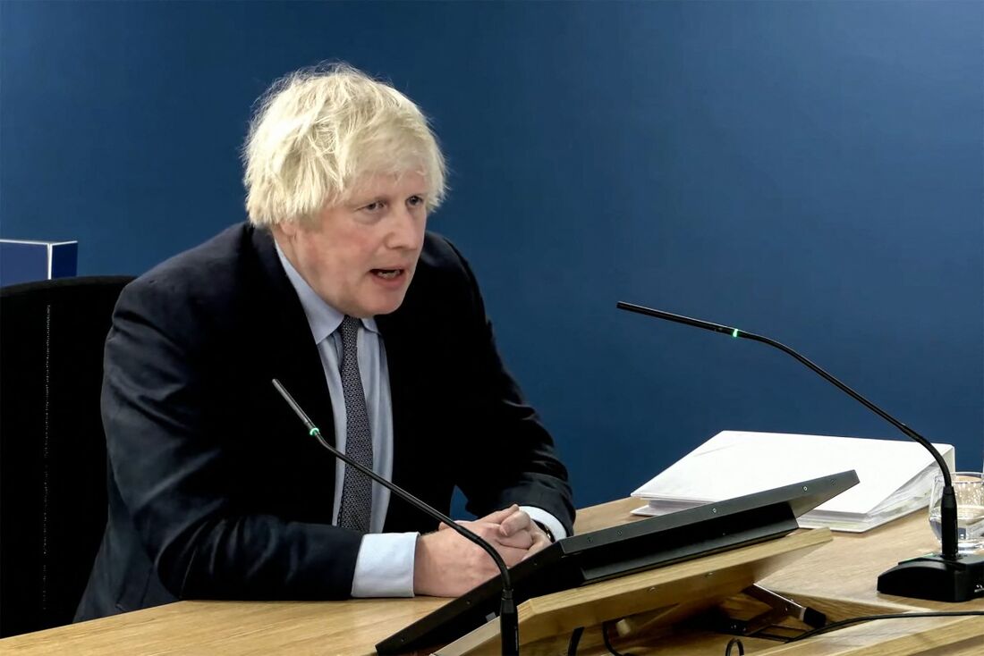 Ex-primeiro-ministro britânico, Boris Johnson, falando no Inquérito Covid-19 do Reino Unido