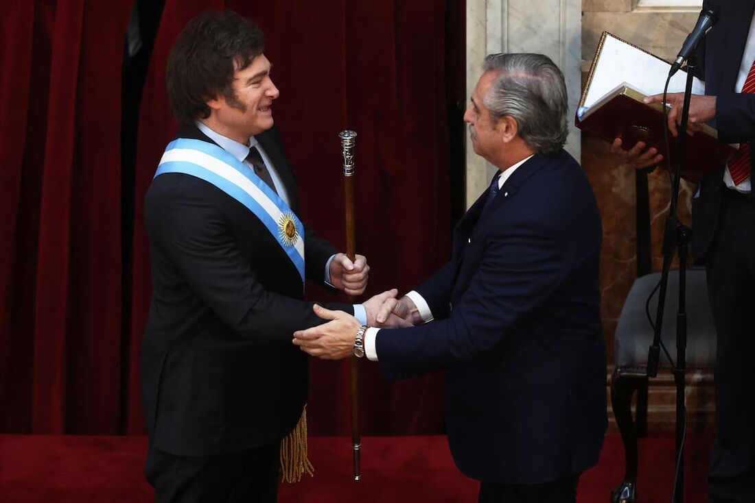 Fernandez passou o bastão para o novo presidente da Argentina, Javier Milei