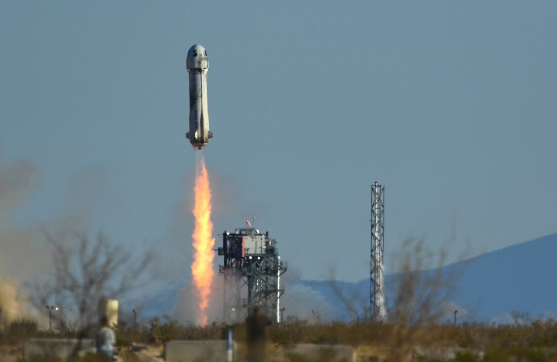 Nova missão de foguete New Shepard, a primeira desde o acidente com esse veículo não tripulado em setembro