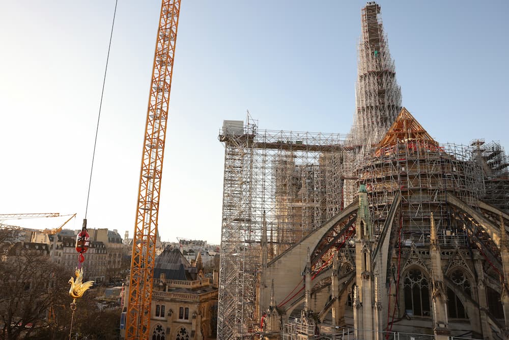 Catedral Notre Dame, em Paris, na França vai receber os primeiros visitantes no dia 7 de dezembro