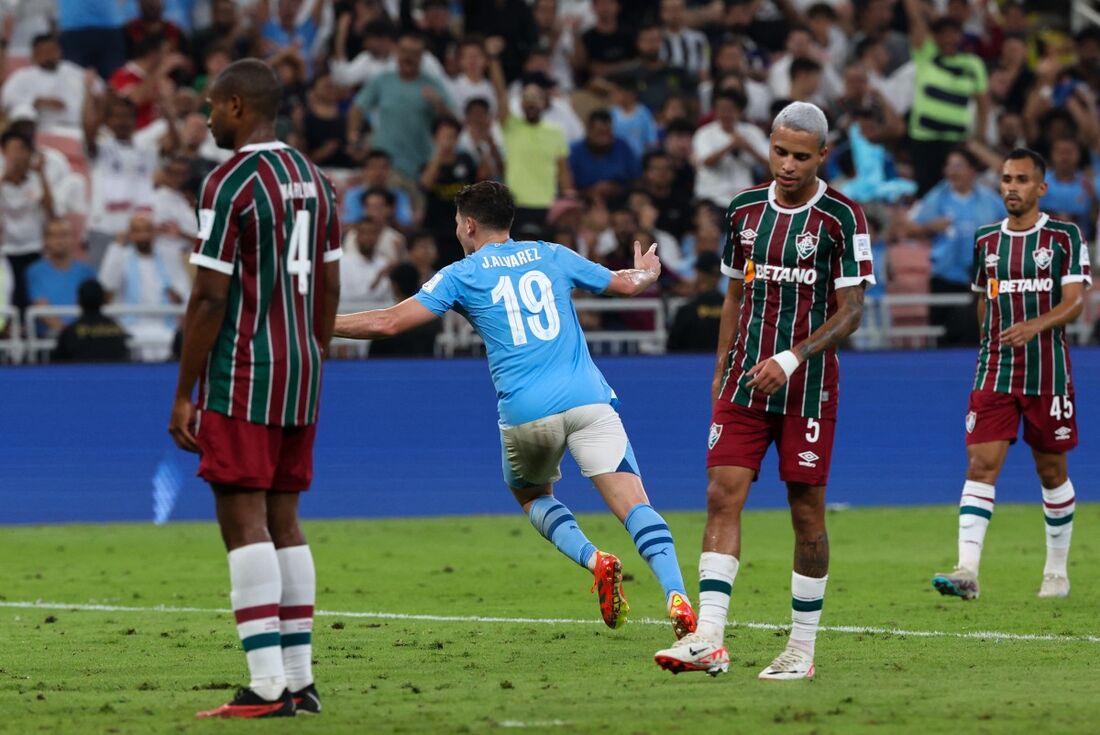 Julian Alvarez marcou dois gols na vitória do Manchester City sob o Fluminense 