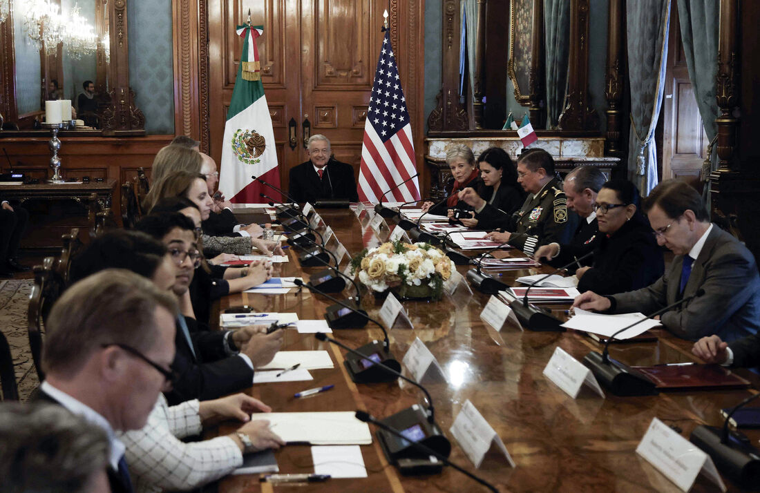 López Obrador, presidente do México, em reunião sobre o aumento na migração