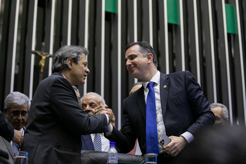 Ministro da Fazenda, Fernando Haddad, e o presidente do Senado, Rodrigo Pacheco