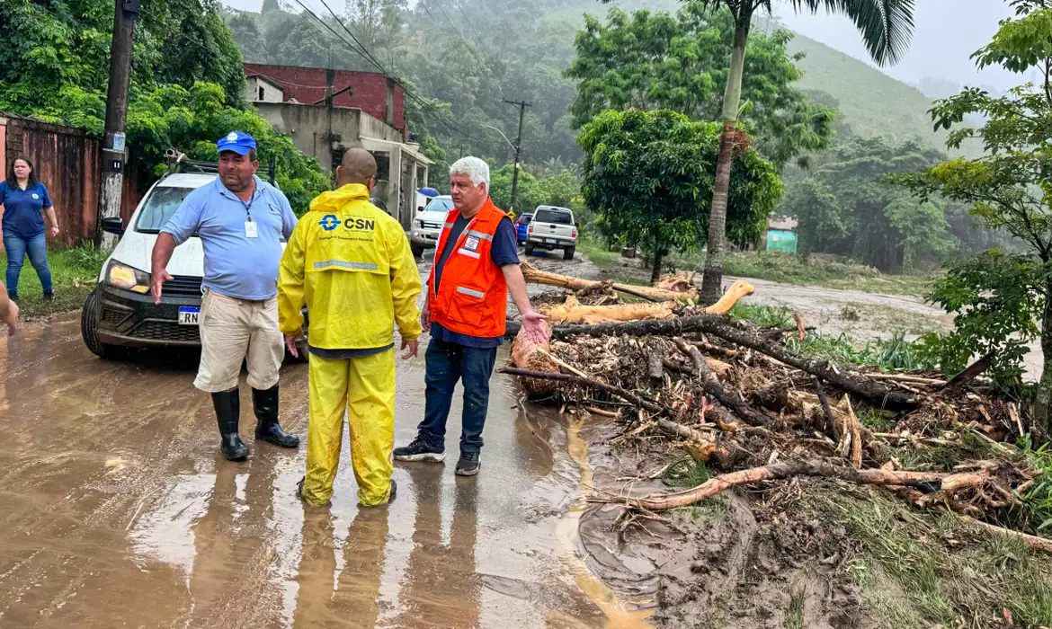 Chuva em Angra dos Reis - De acordo com a prefeitura, em alguns pontos, a água atingiu a marca de três metros de altura