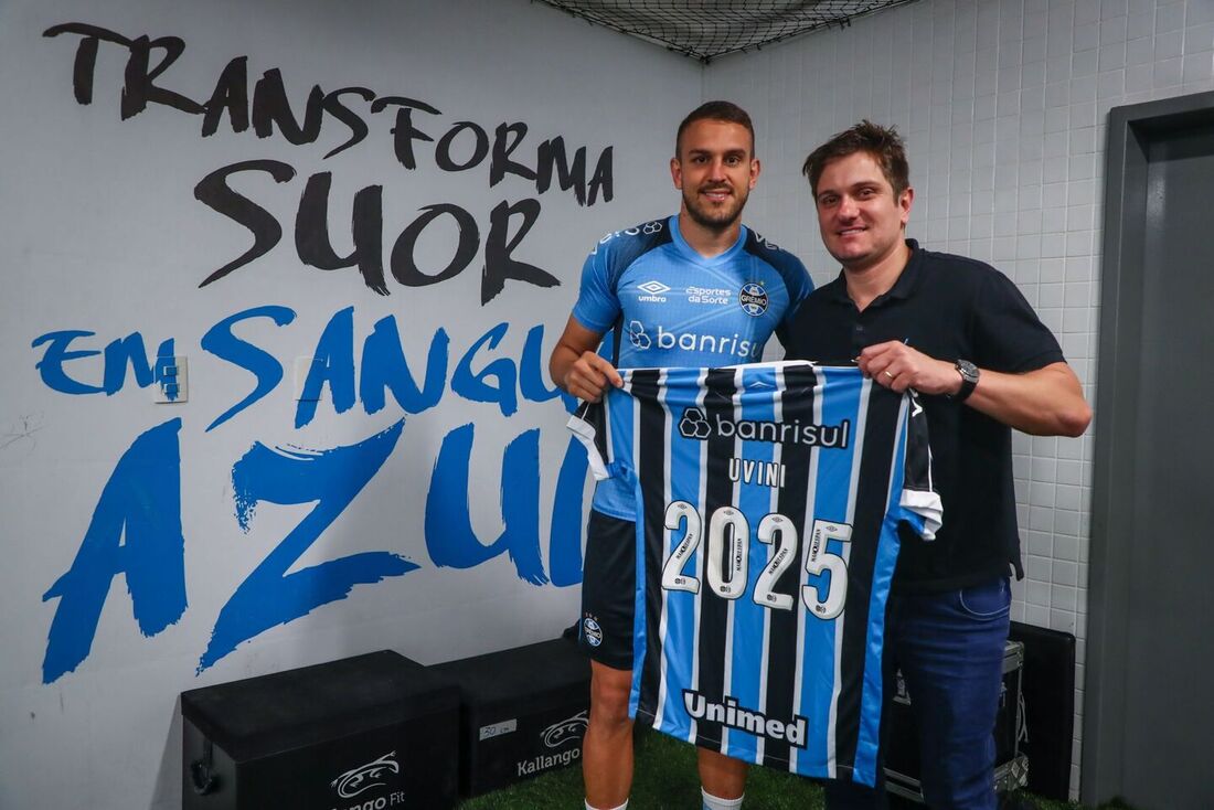Bruno Uvini oficializa a renovação do vínculo com o Grêmio