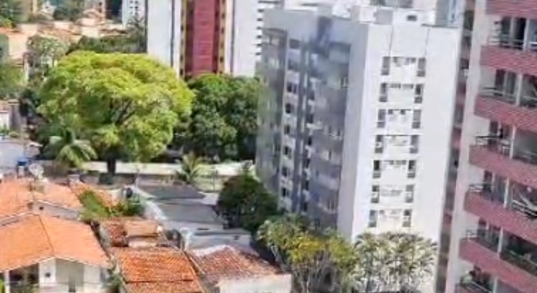 Fumaça no Edifício Cláudia, em Casa Forte